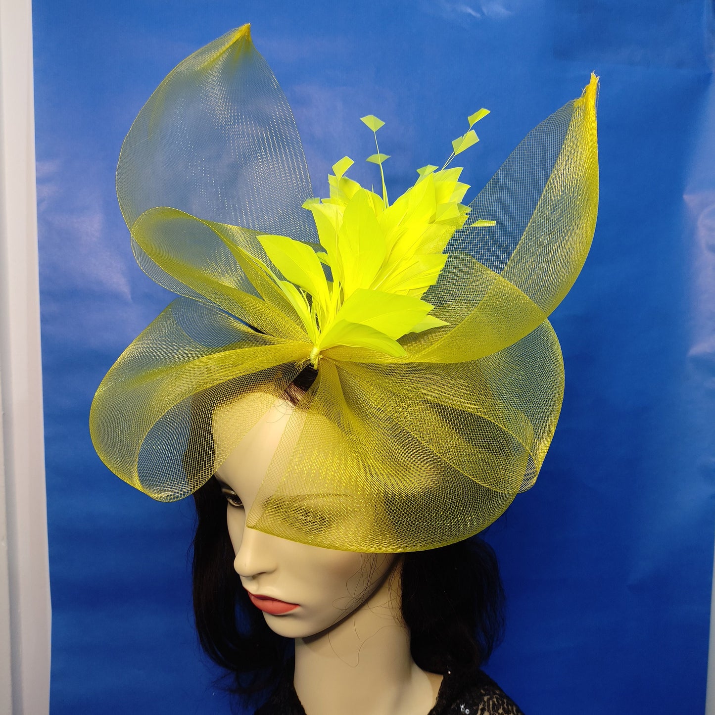 Sunshine yellow, buy yellow, buttercup yellow,sunshine yellow, Amal yellow, Fascinator, Fascinator hat, hatinator, wedding hat, ascot hat, derby